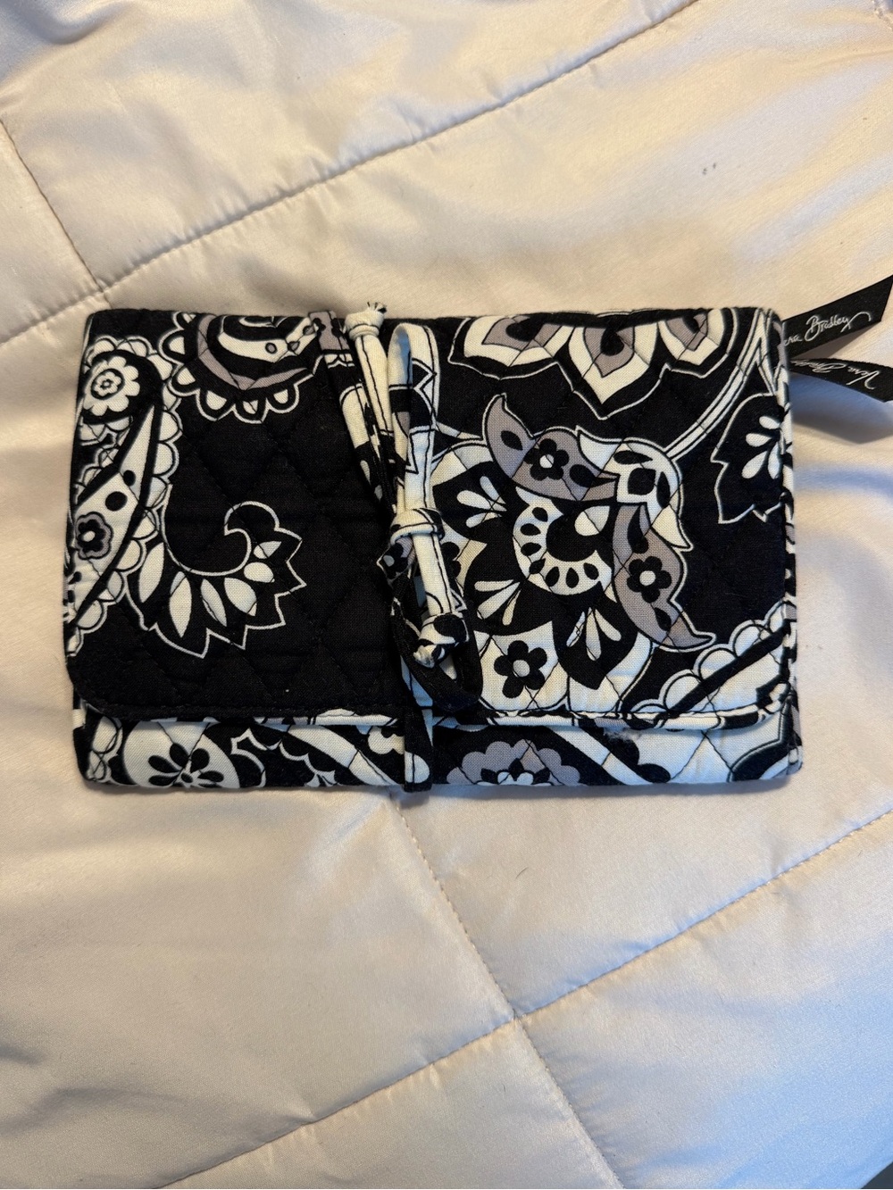 Vera Bradley Black and White Paisley Quilted travel jewelry organizer